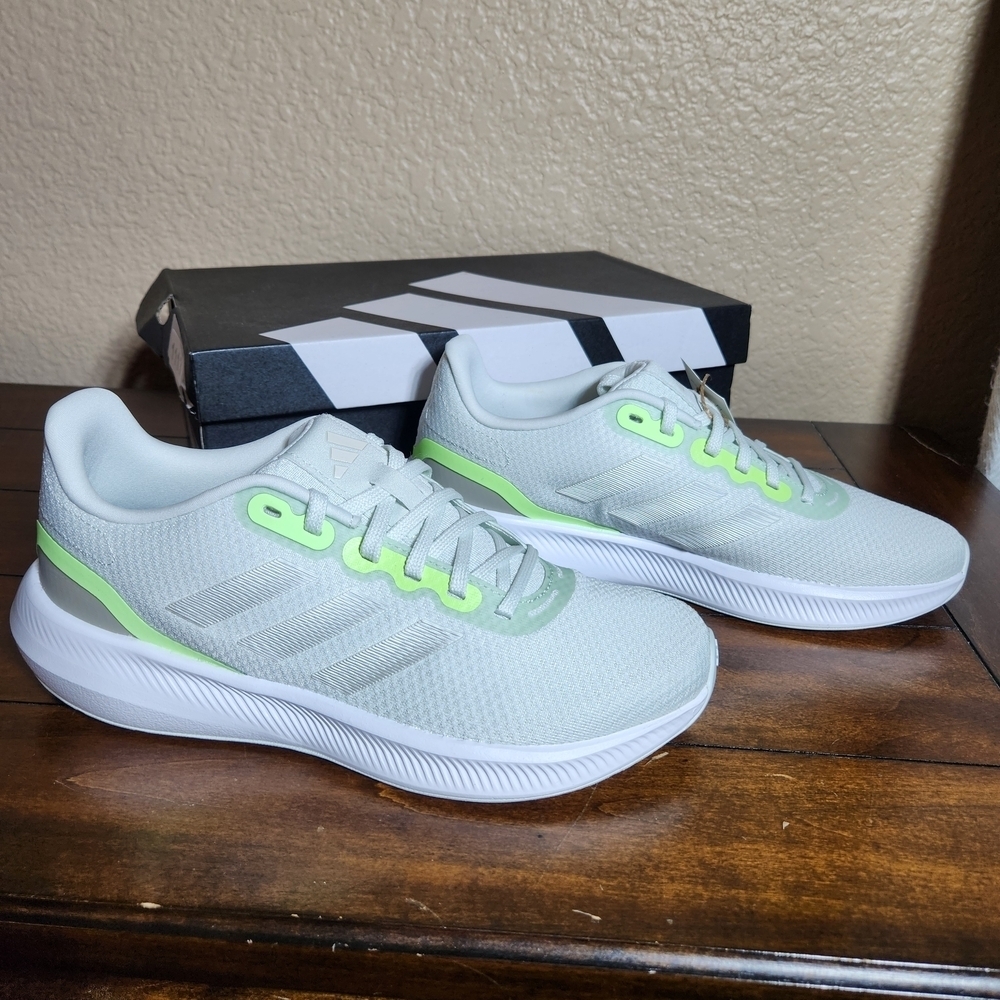 Adidas Womens 8 1/2 Run Falcon White and Green Sneakers New With Tags